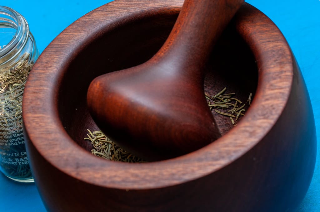 15 Flavoring Herbs You Can Smoke picture 8 cooking